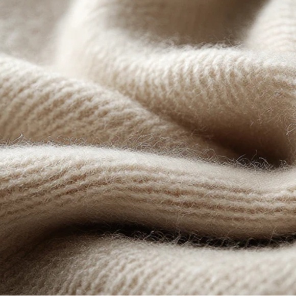 Meet your Posher, TheCashmereEdit - Picture 1 of 1